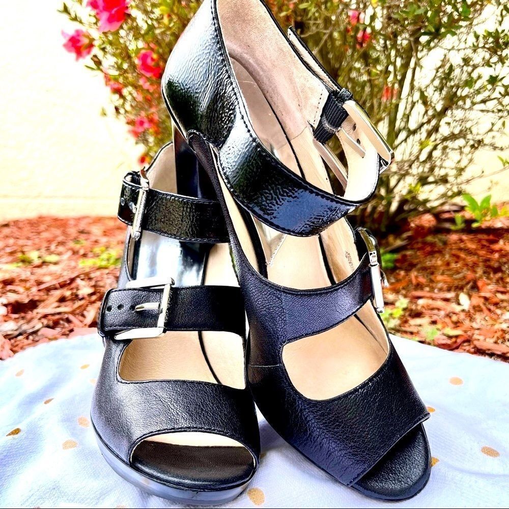 NEW MICHAEL KORS DESERT JETBLACK LEATHER BUCKLE STRAP HEELS 9-1/2M - Picture 6 of 16